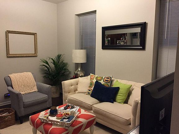 2nd image of 1657 N Halsted St #3A