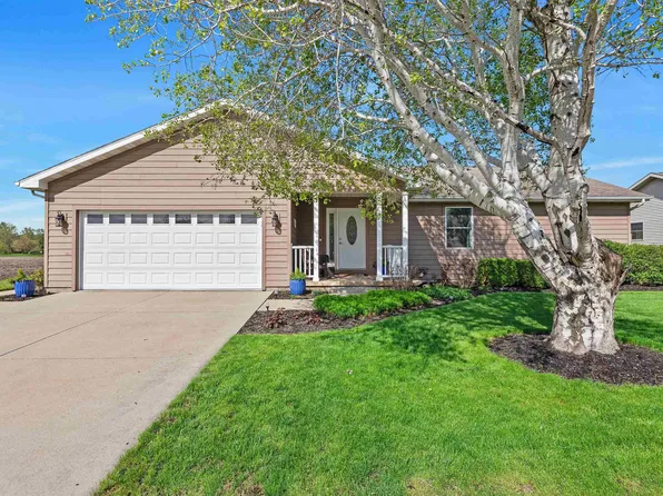 607 N Cherokee Ln, Pontiac, IL 61764