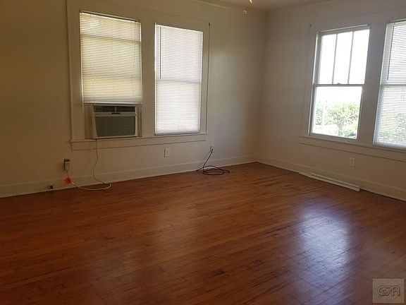 3rd image of 2125 Bernardo De Galvez Ave