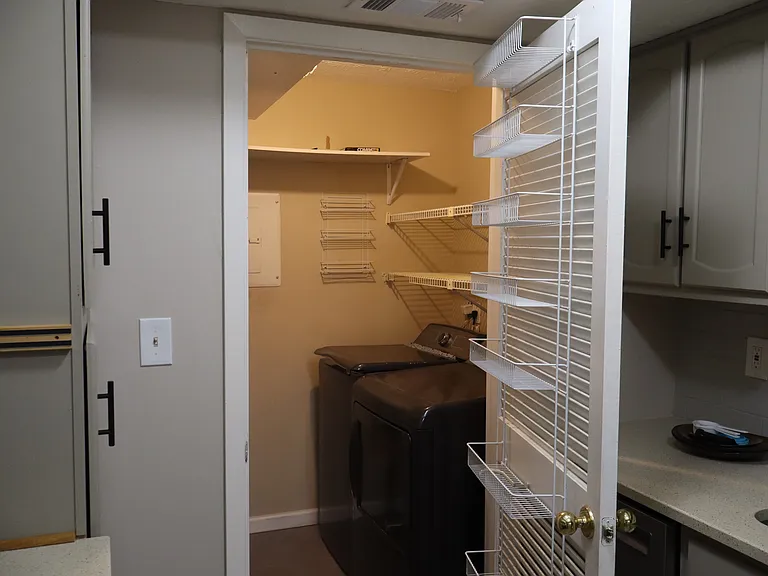 4207 Canyon Point Cir — Photo 24