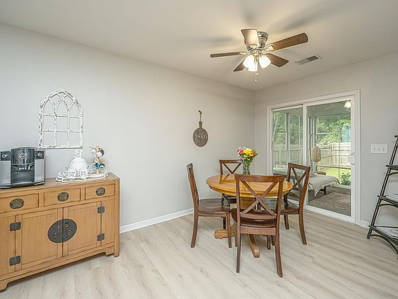 3rd image of 180 Keaton Brook Dr