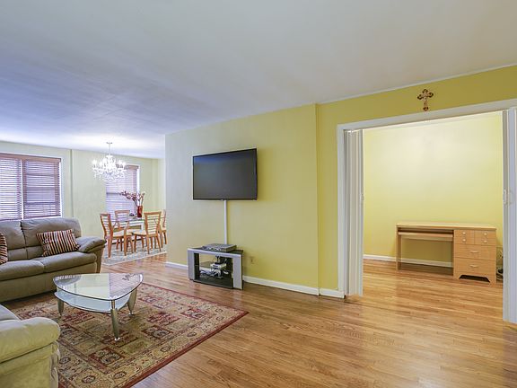 3rd image of 1 Birchwood Ct APT 3C