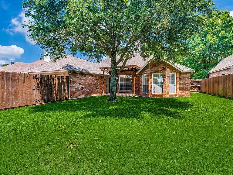 313 Bricknell Dr — Photo 15