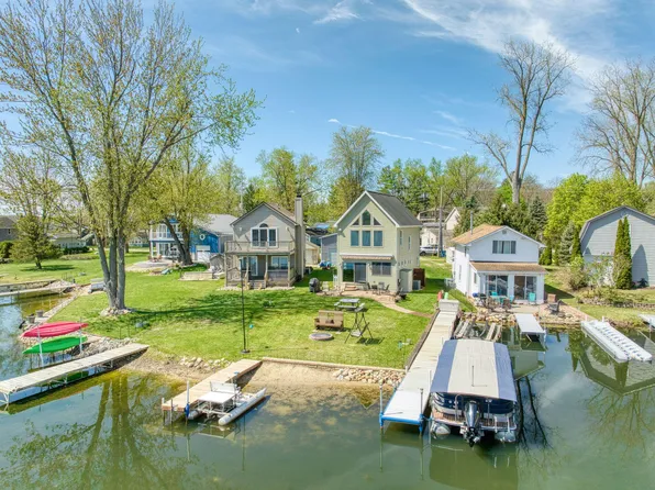 5576 Rays Dr, Onsted, MI 49265