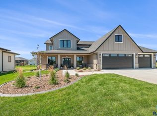 431 Brody Court, Harrisburg, SD 57032