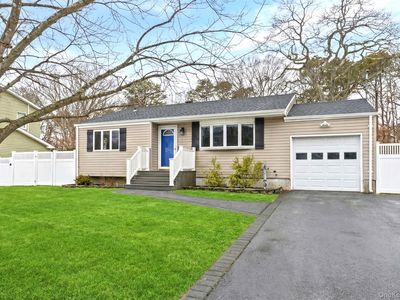 432 Bohemia Parkway, Sayville, NY, 11782