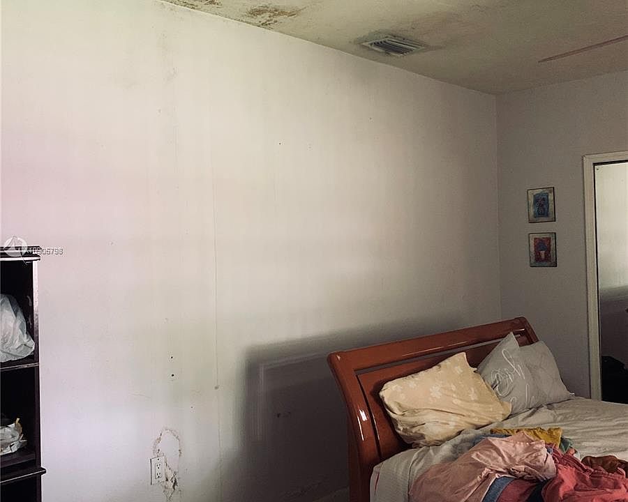 2nd image of 2420 SW 83rd Ave