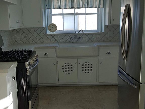 2nd image of 8127 Friends Ave