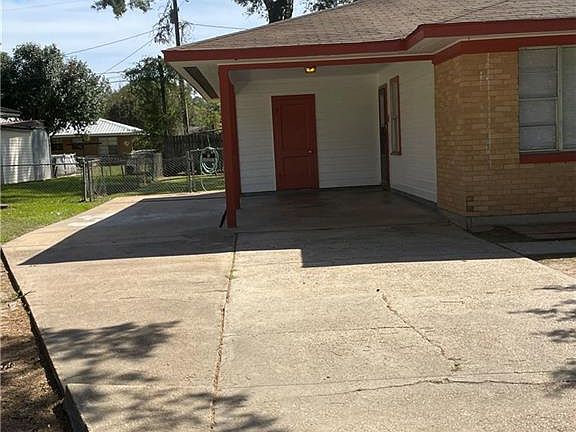 3rd image of 413 Evangeline Ln