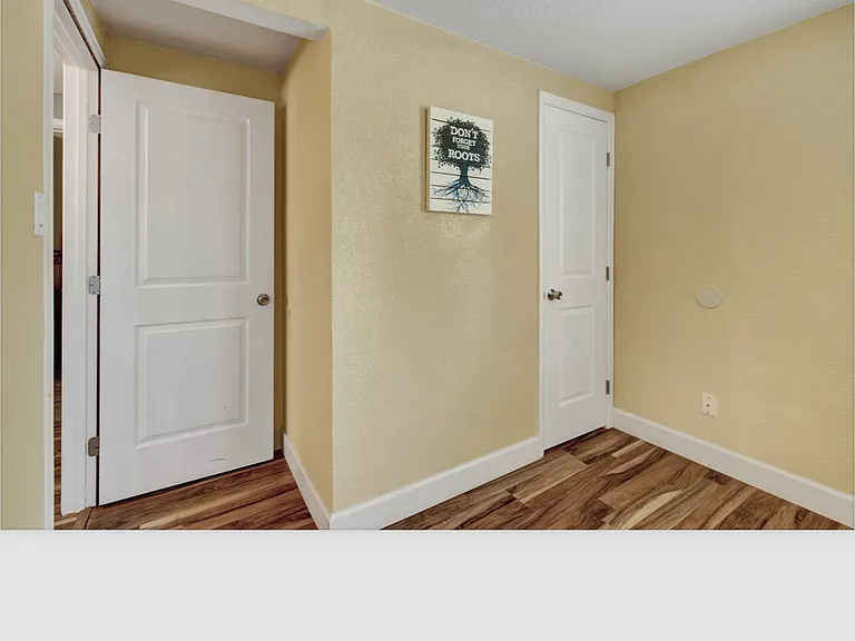 1315 S Wolff St — Photo 4