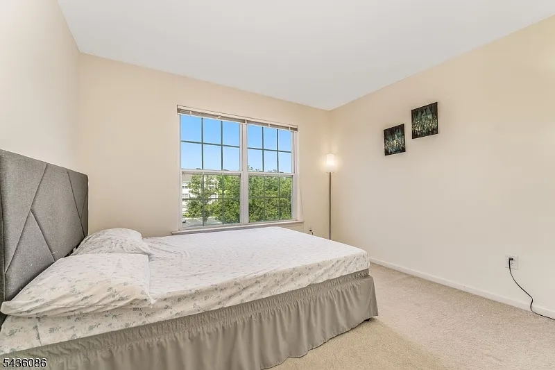 2 bed, 1600 sqft, $2,500 — Photo 4