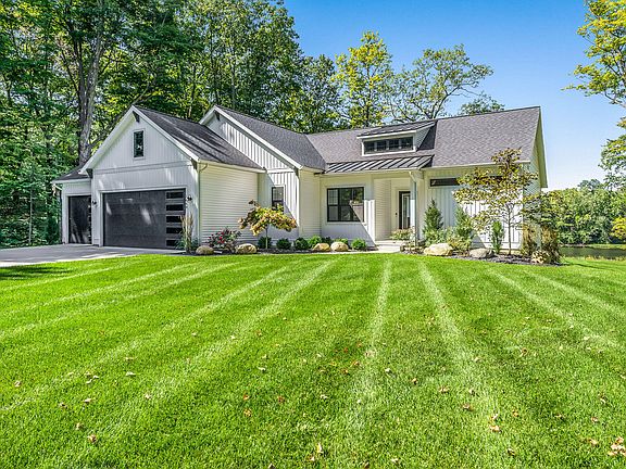 4th image of 1664 Westview Dr