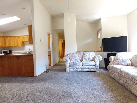 4th image of 9315 45th Dr NE