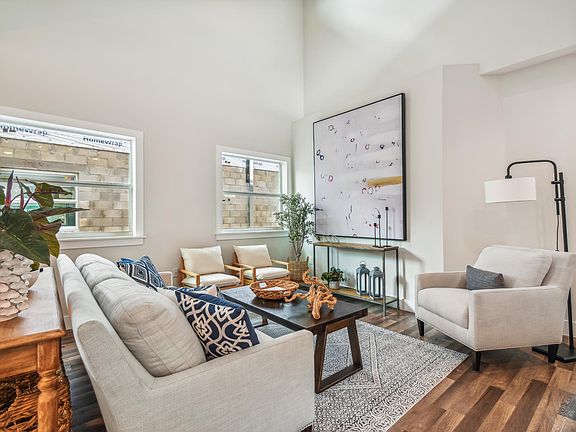 4th image of 2917 W Walnut St