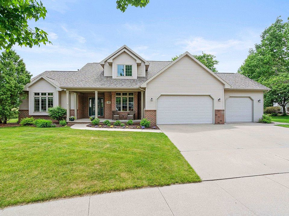 1st image of 45 Bellevue Pl