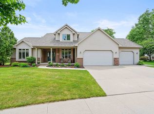 45 Bellevue Pl, Appleton, WI 54915