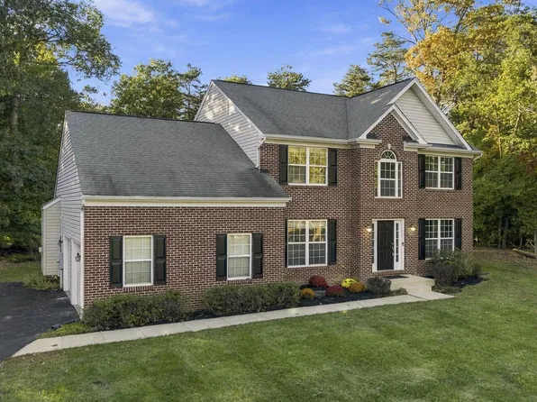 6301 Grant Chapman Dr, La Plata, MD 20646