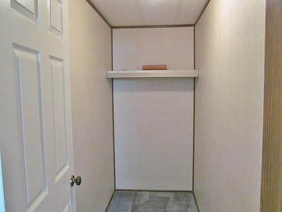 5th image of 25 Duck Ln