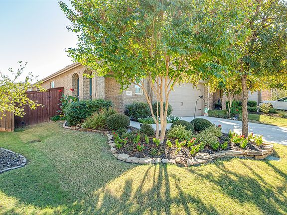 3rd image of 3520 Tulip Dr