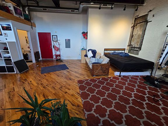 3rd image of 3033-47 Ruth St #1E