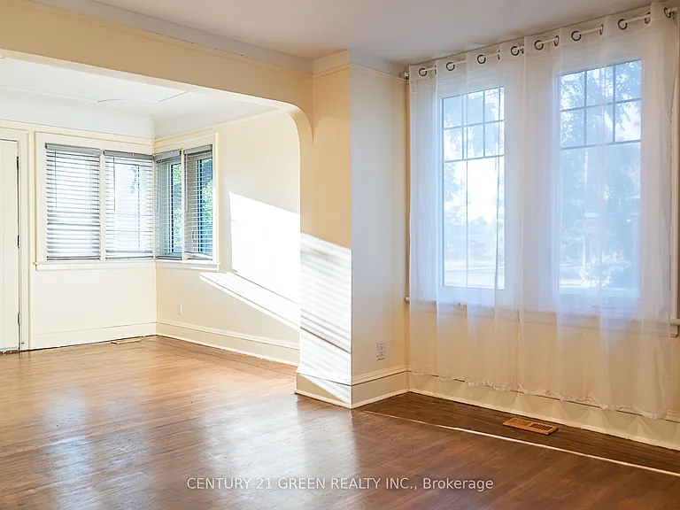 41 Paradise Rd S — Photo 8