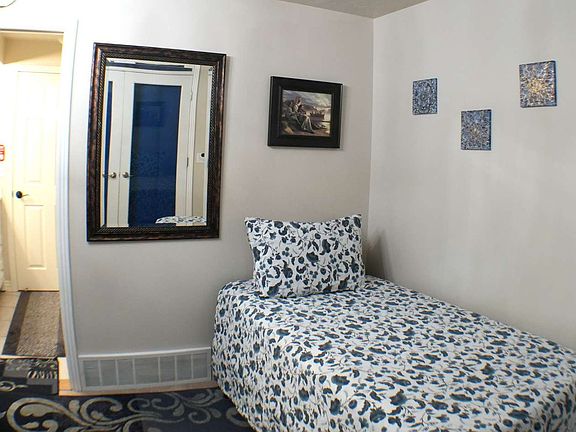 5th image of 1002 E Brook Haven Dr