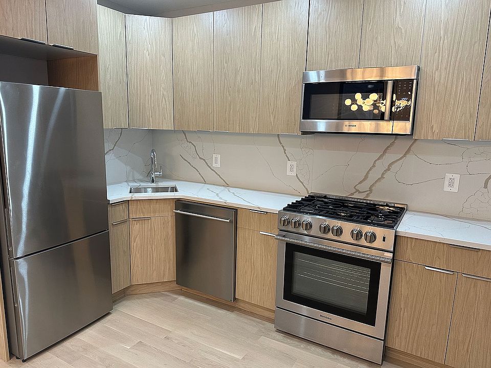 1st image of 131 2nd Ave #20