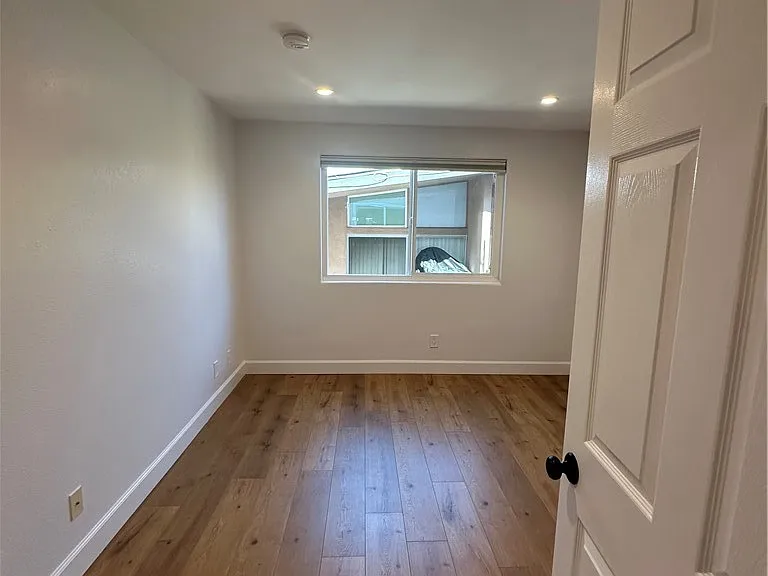 13508 Moorpark St #2 — Photo 32