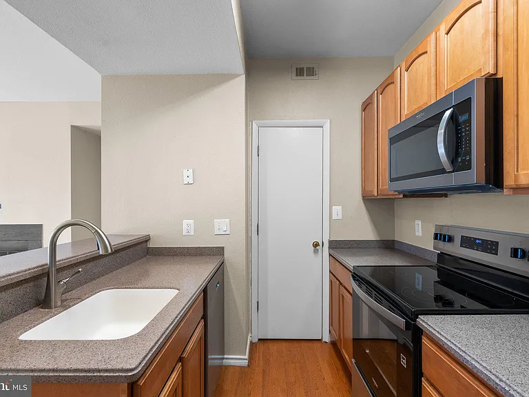 12151 Penderview Ln #2026 — Photo 10
