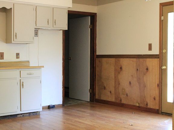 5th image of 110 Cochran Dr