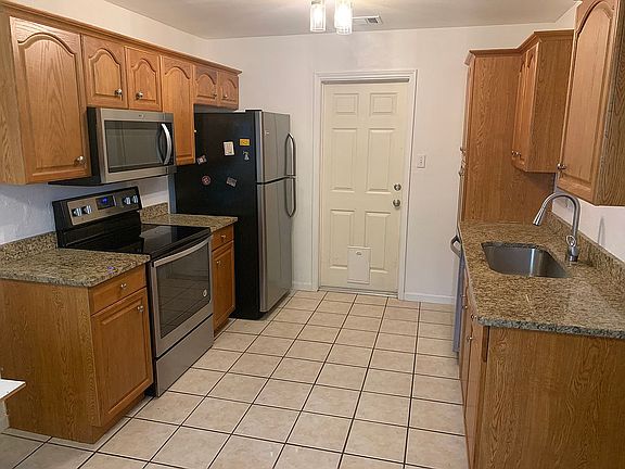 2nd image of 4302 Calallen Dr APT 1
