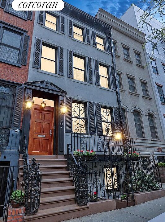 1st image of 207 E 31st St