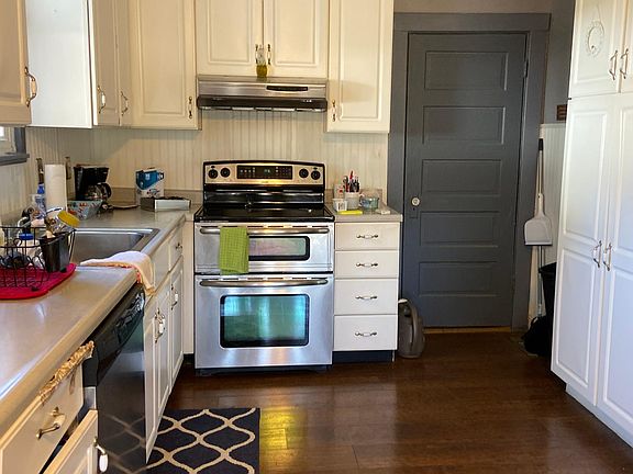 The kitchen has a pantry and a basement for extra storage.