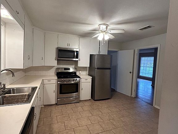 4th image of 713 Saint Thomas Dr