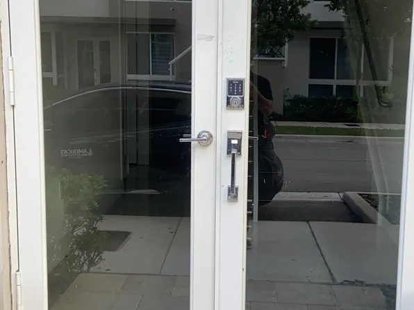 6651 NW 105th Pl, Doral, FL 33178