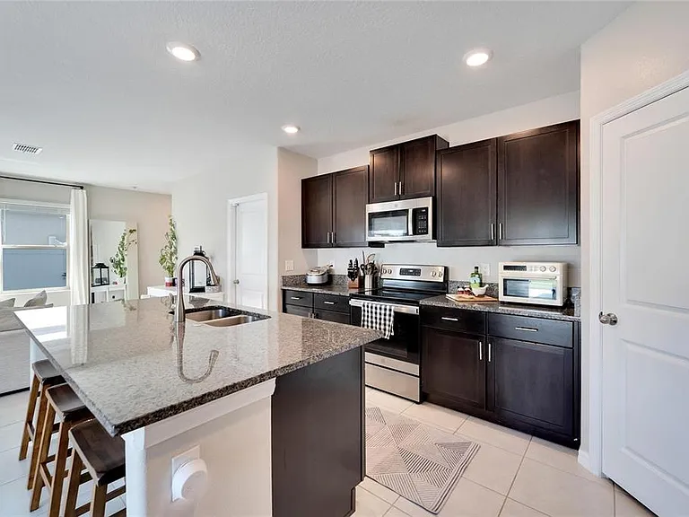 403 Royal Empress Dr — Photo 15