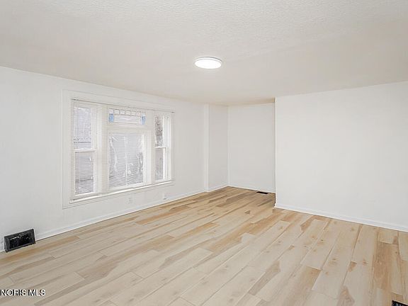 4th image of 1013 Clymena St