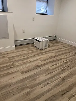 Rented by Alexiou Realty | media 11