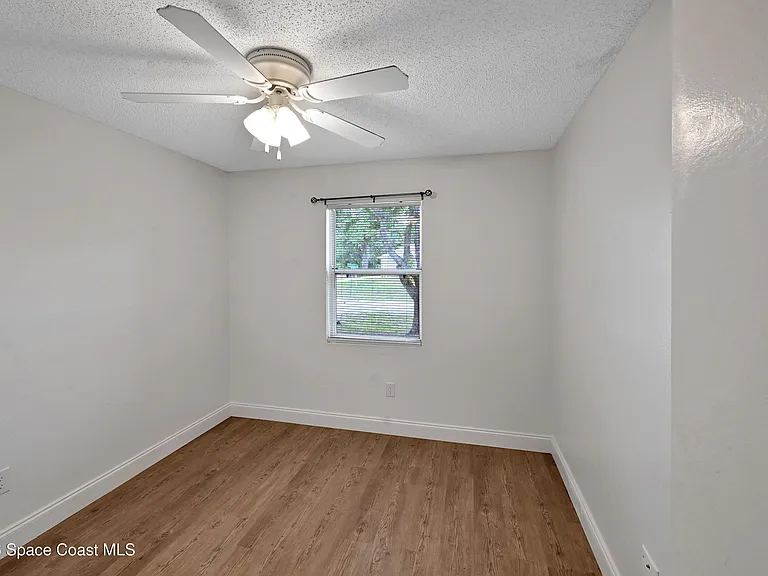400 Calabria Ave SE — Photo 19