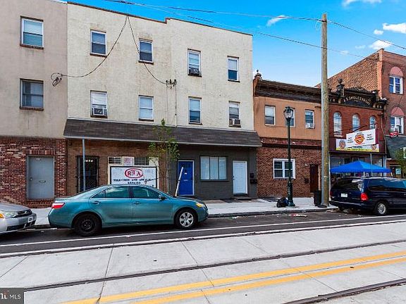3rd image of 3132 Richmond St
