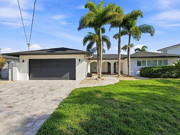 3rd image of 320 PALM ISLAND NE