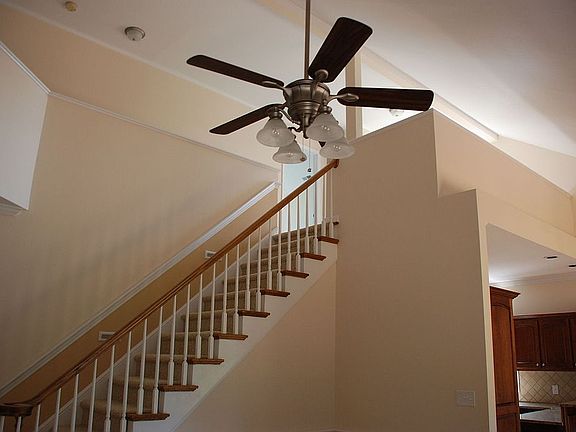4th image of 110 Brittington Dr