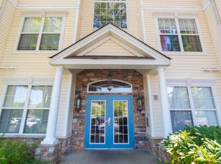 318 Saint Andrews Pl, Manalapan, NJ 07726