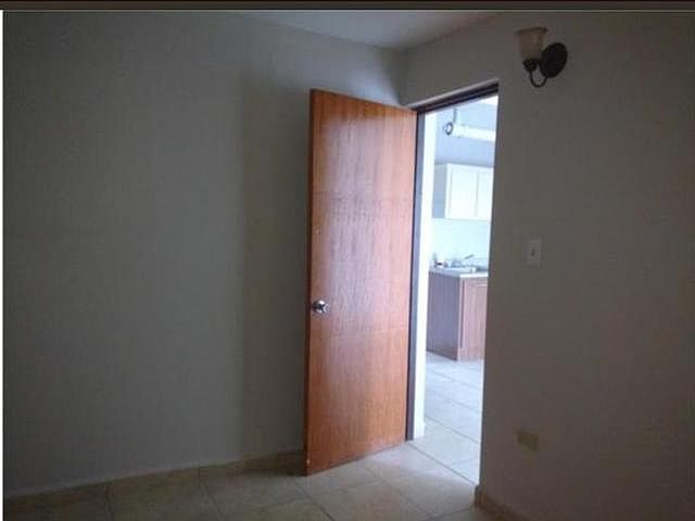 2nd image of 60 Calle 8