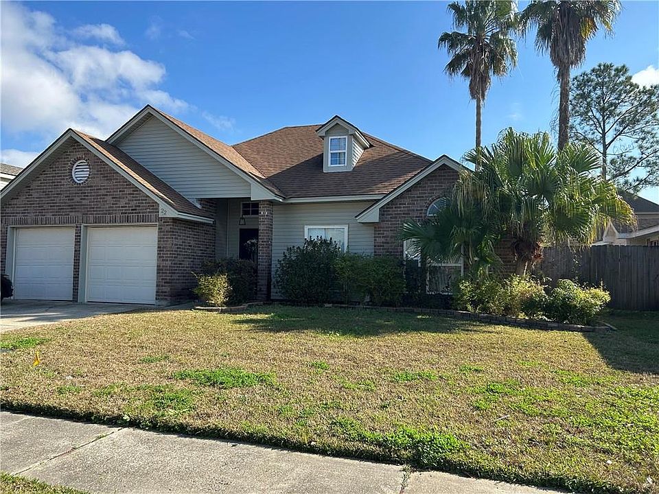 1st image of 22 Pampas Dr
