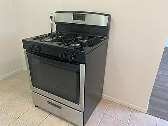 5th image of 265 S Cypress St