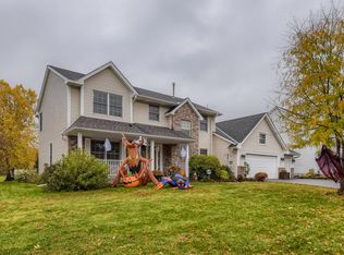 8848 Ranier Ln N, Maple Grove, MN 55311