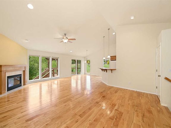 3rd image of 2070 S Parkwood Cir