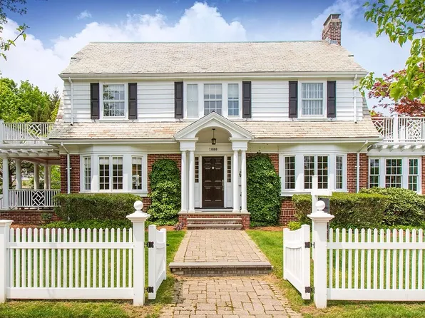 1888 Commonwealth Ave, Newton, MA 02466