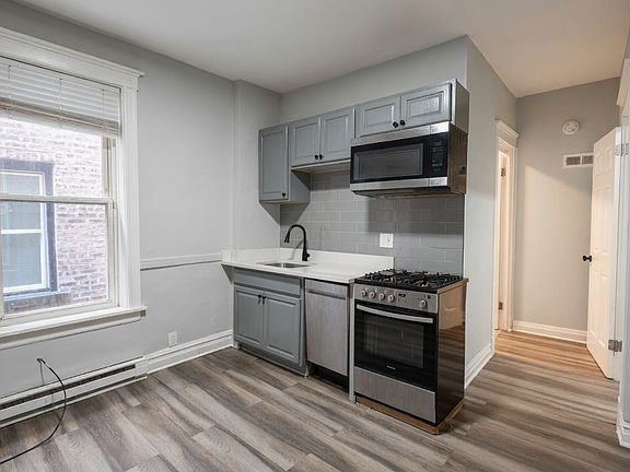 4th image of 3649 W Montrose Ave #1T